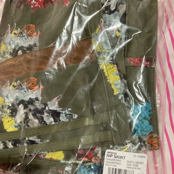 IVYTOPIA adidas x IVY PARK floral skirt size L SOLD OUT - Picture 5 of 8